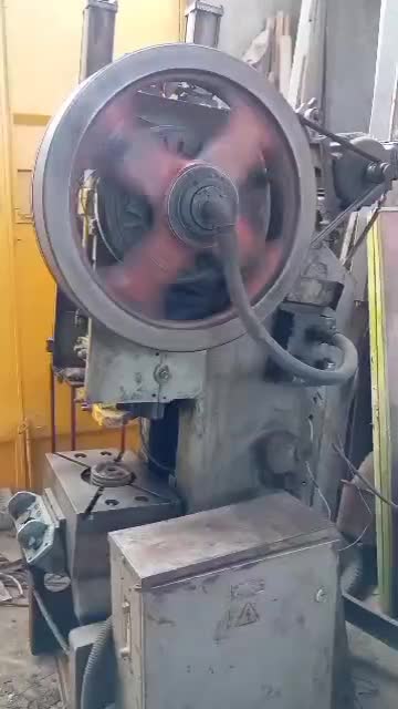 پرس ۲۵ تن روسی|ماشین‌آلات صنعتی|اصفهان, الهیه|دیوار