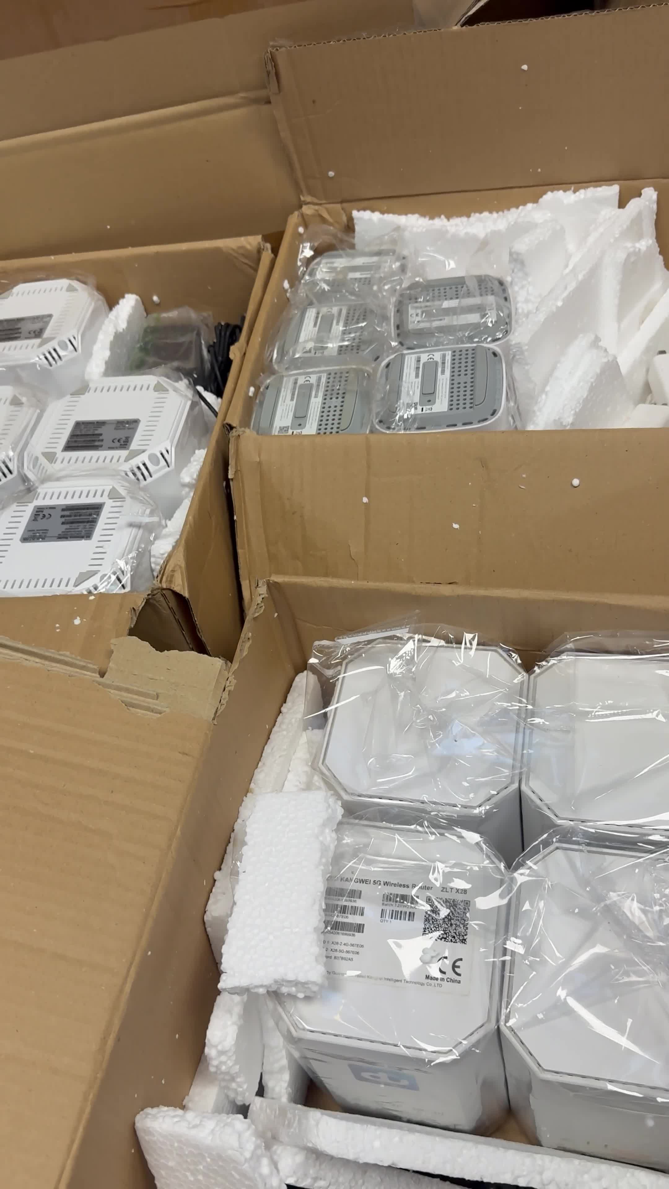 مودم x28|مودم و تجهیزات شبکه|شیراز, شهرک بهشتی|دیوار