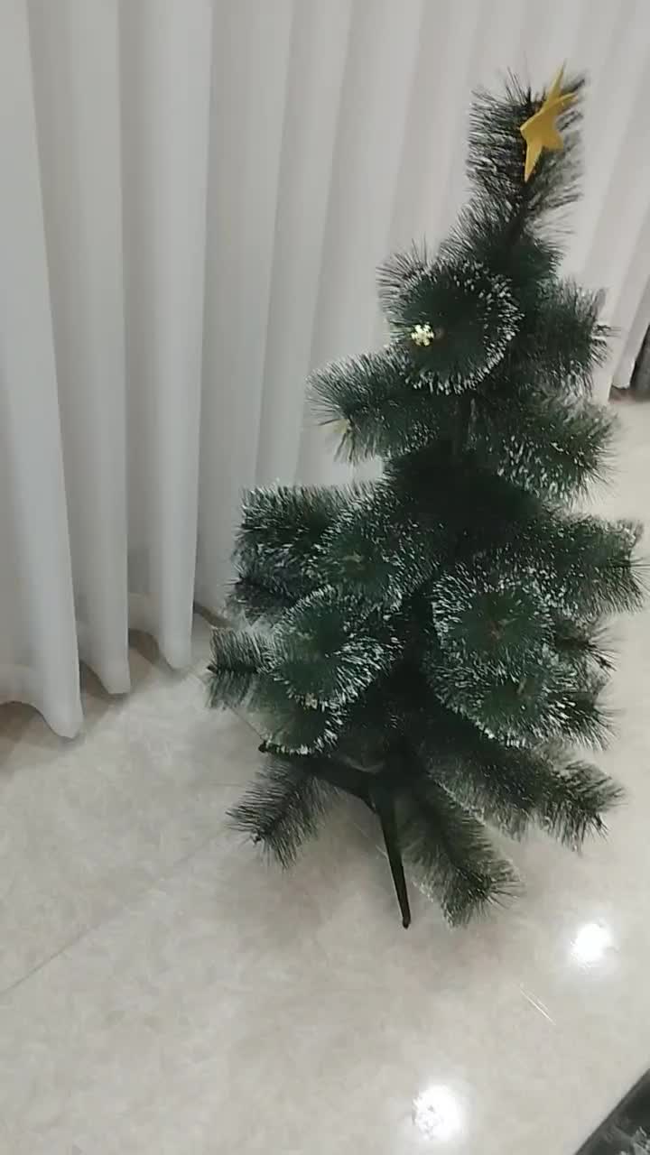 درخت کریسمس کنار سالنی|گل مصنوعی|سلماس, |دیوار