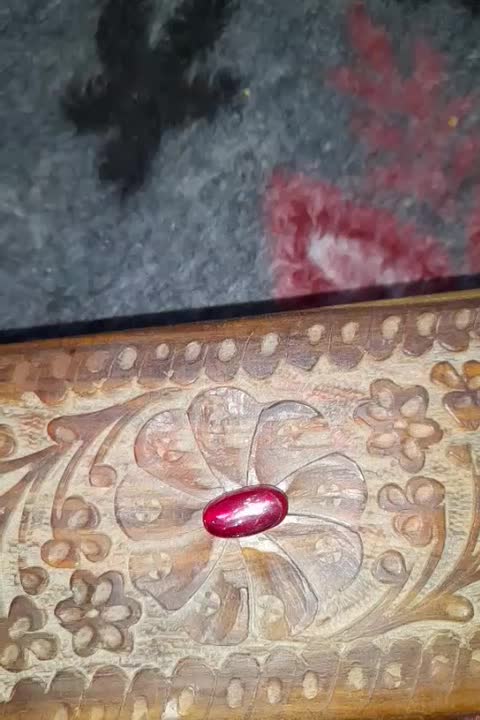 سنگ یاقوت اصل قیمتی|کلکسیون اشیاء عتیقه|اهر, |دیوار