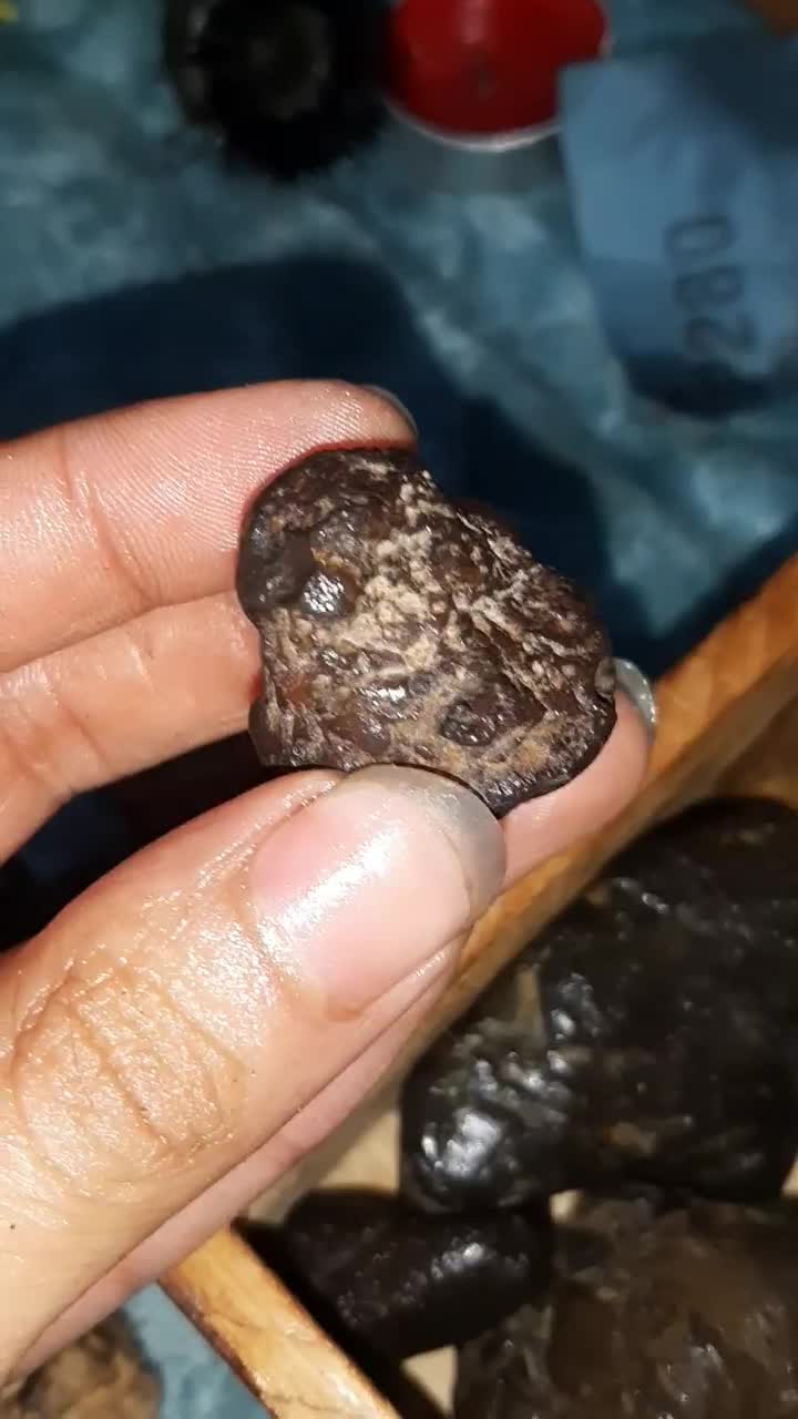 سنگ های قیمتی و نیمه قیمتی|جواهرات|ساری, |دیوار