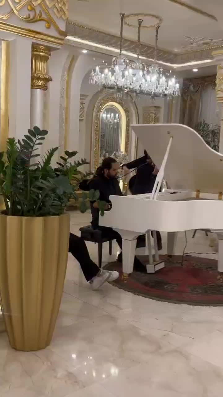 پیانو پیانیست نوازنده پیانو همراه ساز|پیانو، کیبورد، آکاردئون|تهران, پاسداران|دیوار