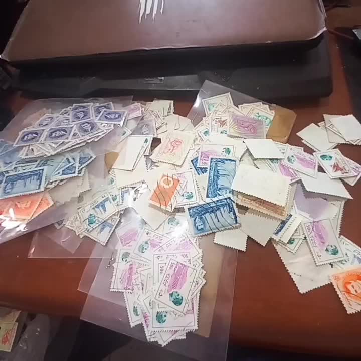 ۱۰۰۰ برگ تمبر دوران پهلوی|کلکسیون سکه، تمبر، اسکناس|تبریز, |دیوار