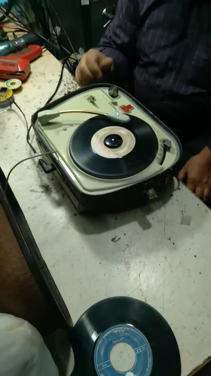 گرامافون تیپازفرانسوی|کلکسیون اشیاء عتیقه|زنجان, |دیوار