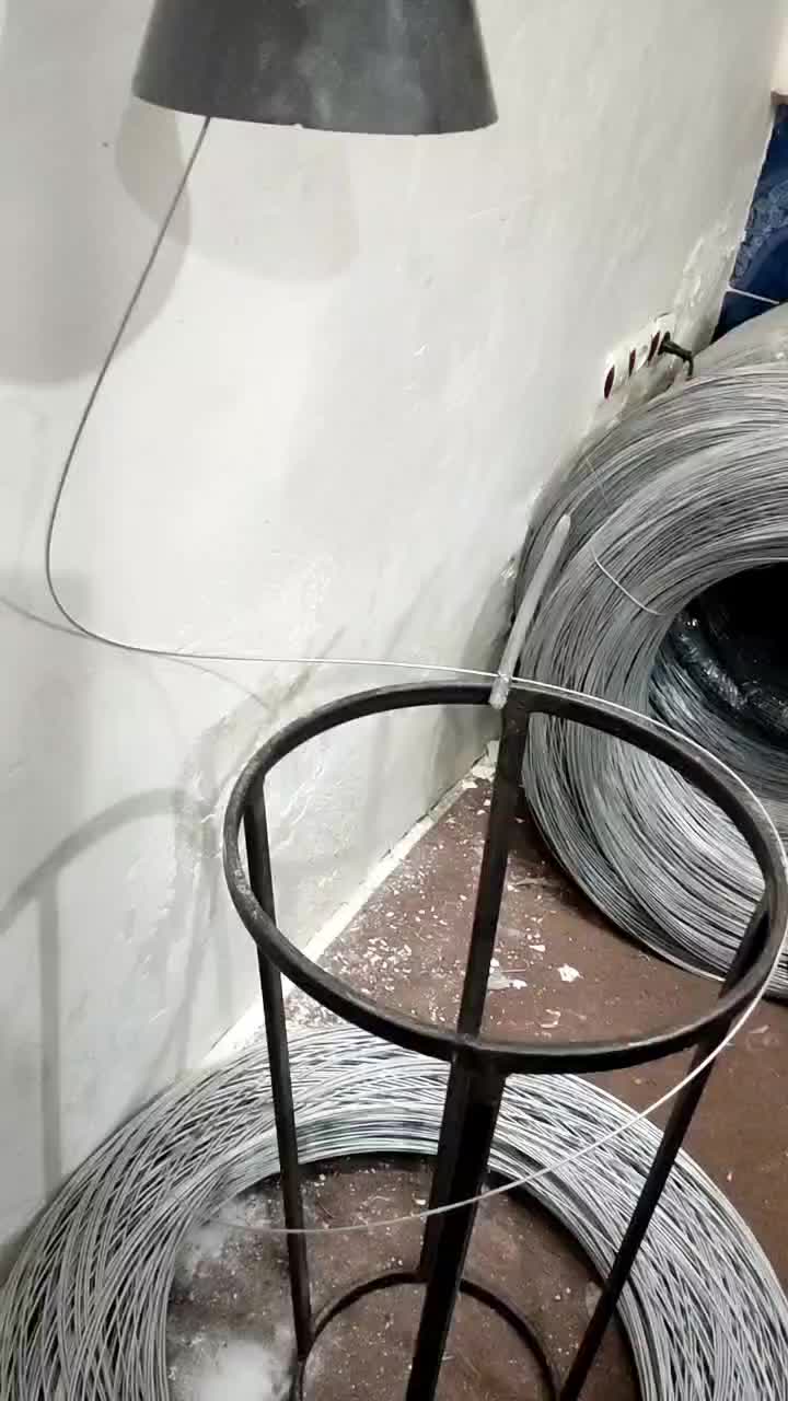 کارگاه تولید فنس وسیم خاردار وپایه فنس نقد.اقساط|خدمات پیشه و مهارت|اردبیل, |دیوار