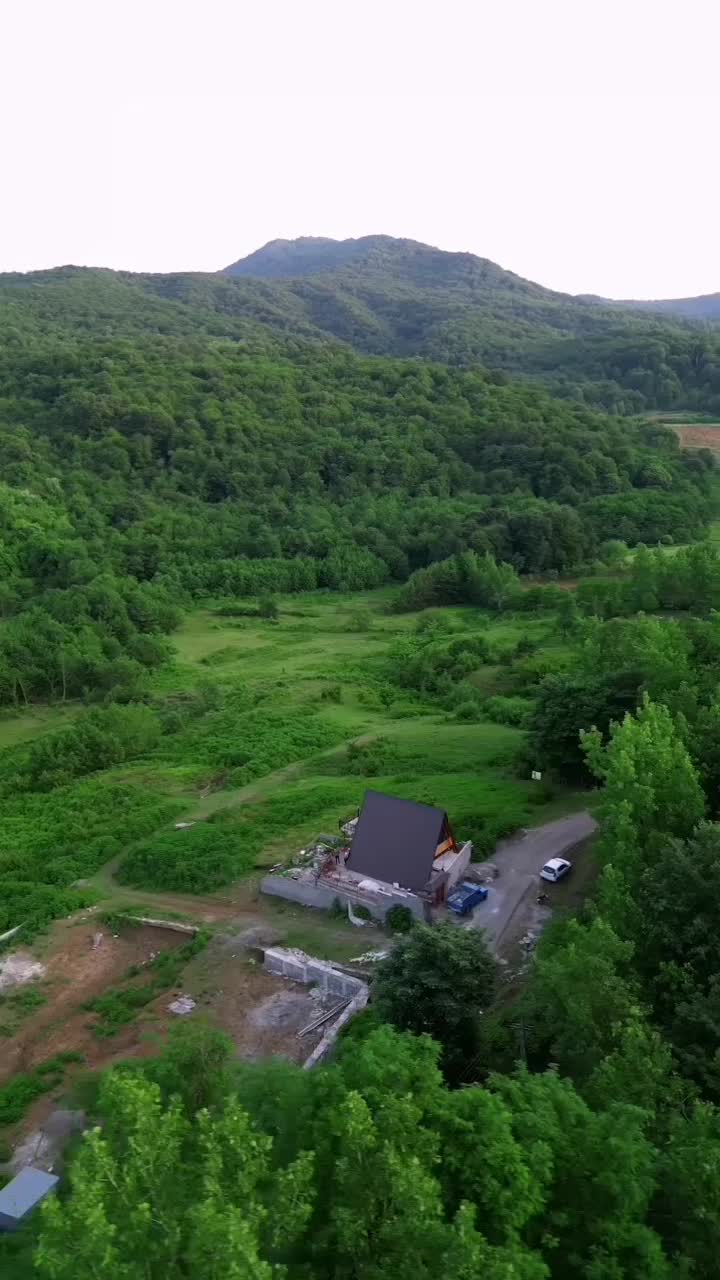 ویلا سوئیسی رشت روستای کچا|اجارهٔ کوتاه‌مدت ویلا و باغ|سنگر, |دیوار