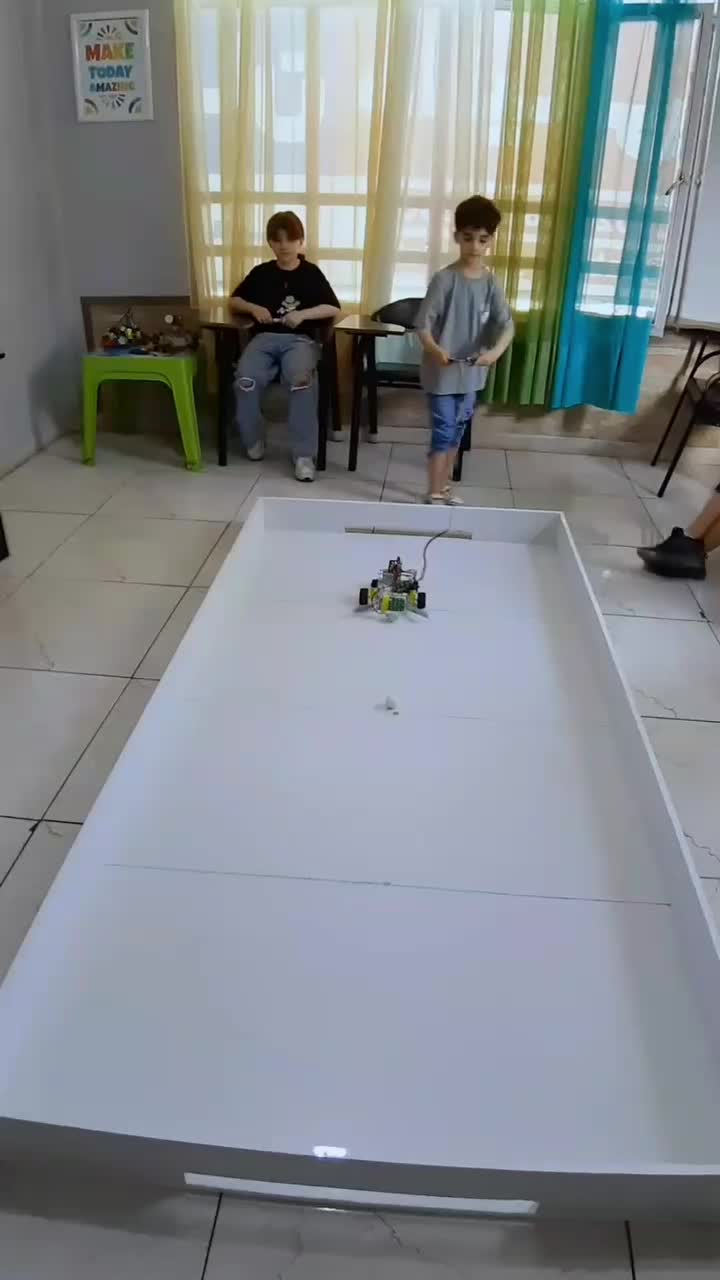 موسسه زبان دانیالی- انگلیسی- فرانسه- چرتکه- رباتیک|خدمات آموزشی|فردیس, |دیوار