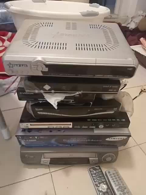 چند عدد دی وی دی و دیجیتال|پخش‌کننده DVD و ویدیو|ورامین, خیر آباد|دیوار