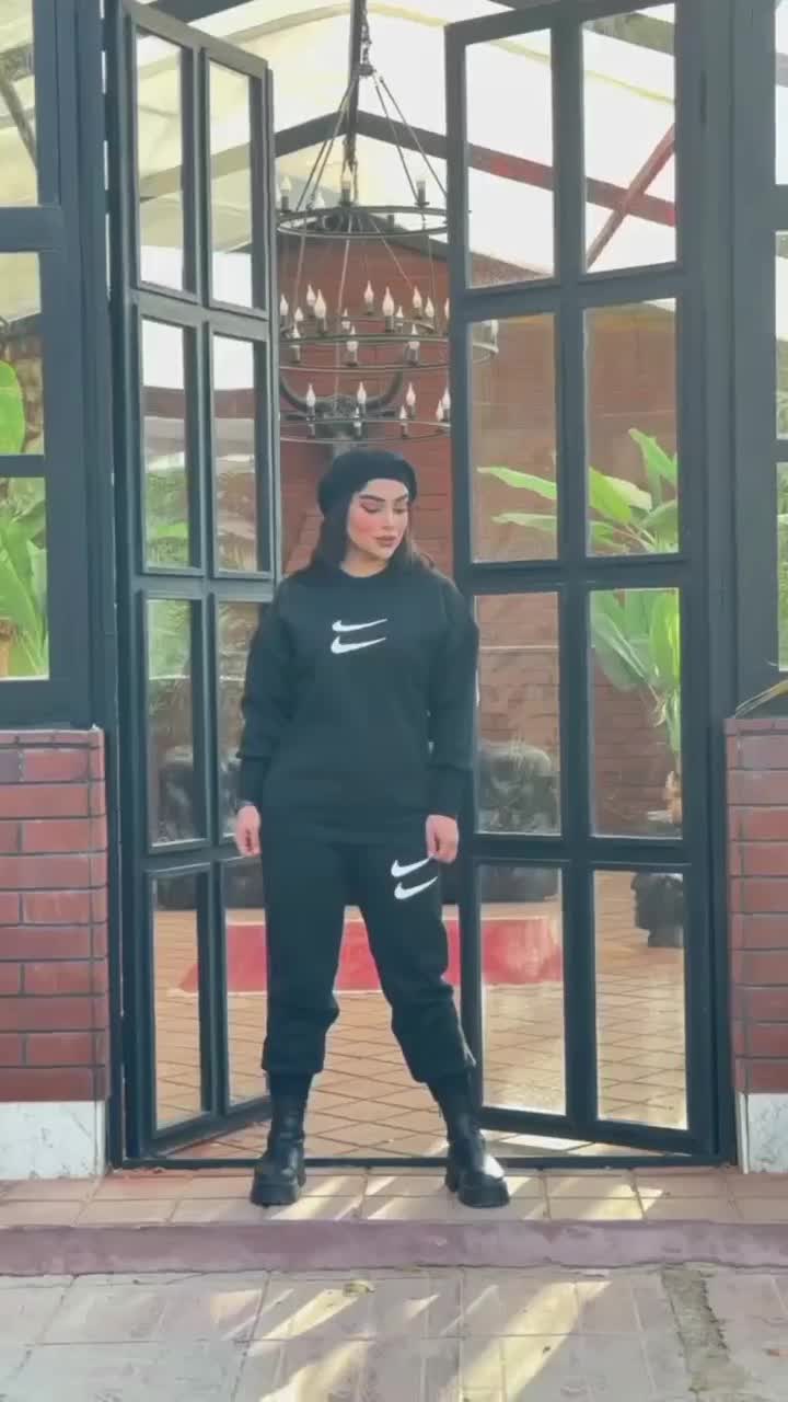 ست تو‌کروک دو‌نایک|لباس|آستانه اشرفیه, |دیوار