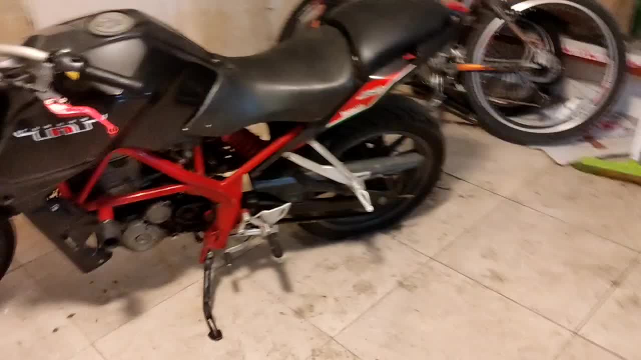 موتورسیکلت بنلی 250cc تک . آب خنک|موتورسیکلت|آستارا, |دیوار