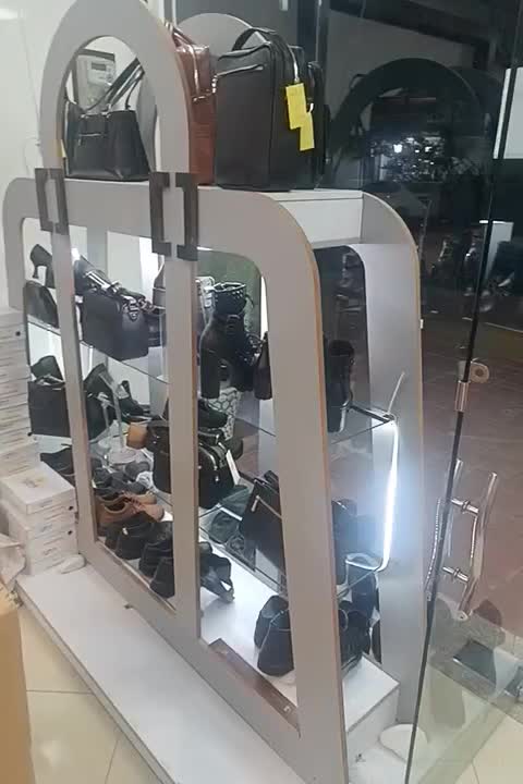 ویترین کفش یا لباس|فروشگاه و مغازه|کرج, شاهینویلا|دیوار