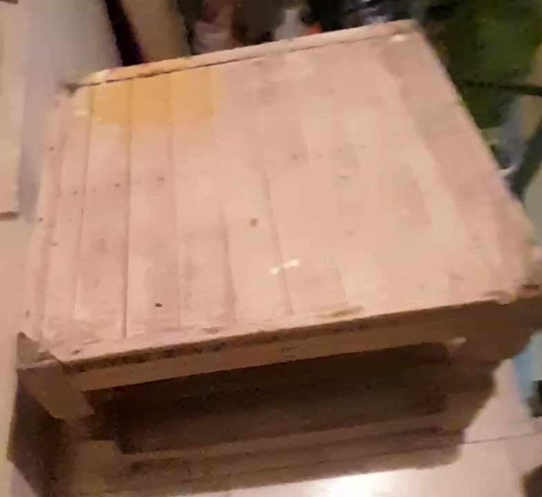 کرسی قدیمی|بخاری، هیتر، شومینه|دماوند, گیلاوند|دیوار