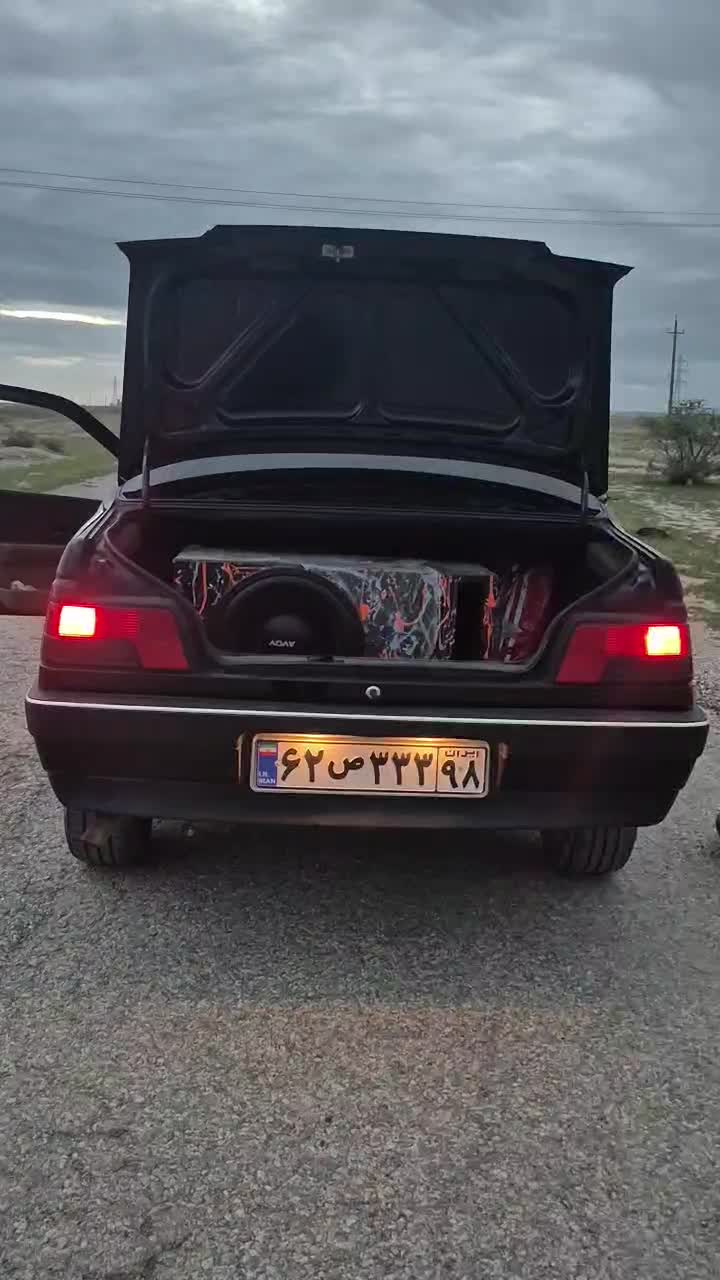 پژو  ۴۰۵ مشکی|خودرو کلاسیک|مهران (ایلام), |دیوار