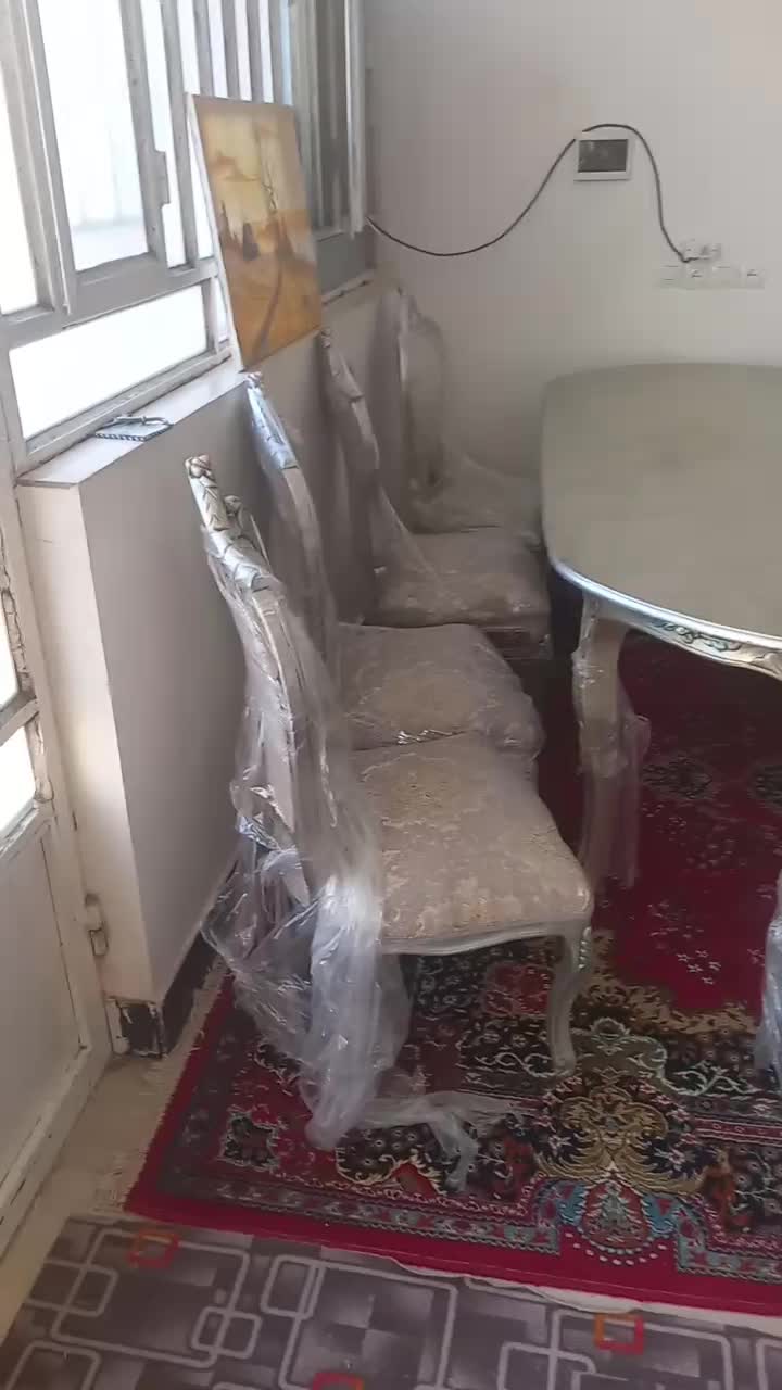 مبل فرحی درجه ۱ نو ۹ نفره + میزغذا خوری ۹ نفره|مبلمان خانگی و میز عسلی|خرم‌آباد, |دیوار