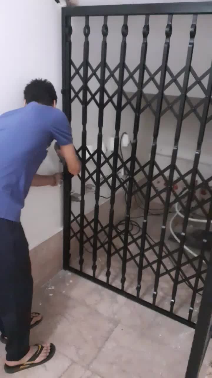 درب آکاردئونی حفاظ ضدسرقت کرکره اتومات درب و پنجره|مصالح و تجهیزات ساختمان|مشهد, فرهنگیان (شهرک غرب)|دیوار