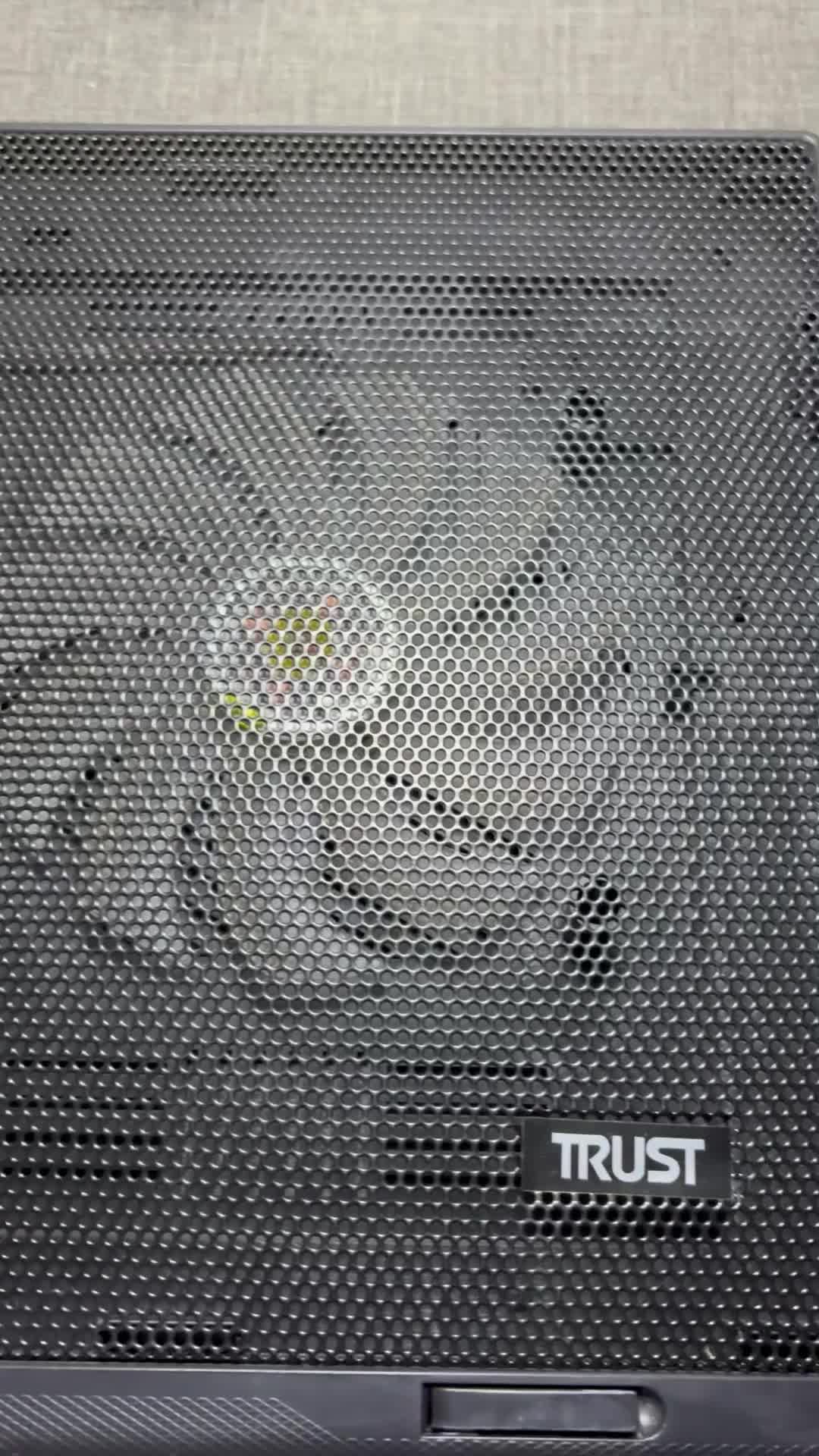 پایه خنک کننده لپ تاپ تراست مدل TPAD - 7|قطعات و لوازم جانبی رایانه|مشهد, فارغ التحصیلان|دیوار