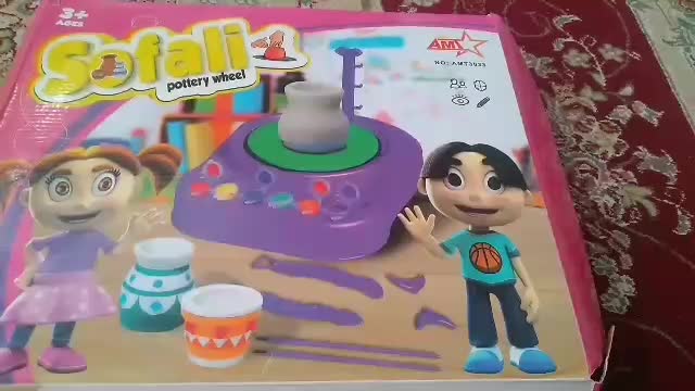 یک عدد فوتبال دستی و یک عدد تاپ تا‌پ‌‌|اسباب‌بازی بچه|اهواز, طالقانی|دیوار