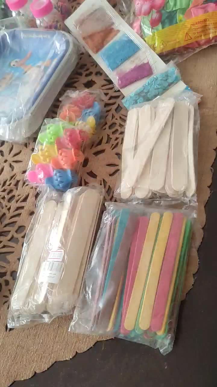 مقداری لوازم خرازی|لوازم خیاطی و بافتنی|اصفهان, خواجه عمید|دیوار