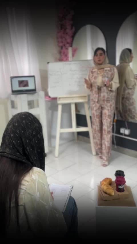 آموزش تخصصی (مژه) پردرآمدترین لاین زیبایی|خدمات آموزشی|اراک, |دیوار