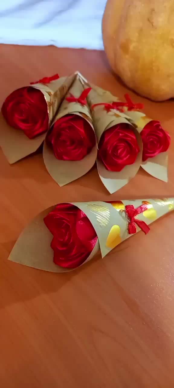 رزهای تک شاخه ویژه روز دانش آموز|گل مصنوعی|بندر انزلی, امامزاده|دیوار