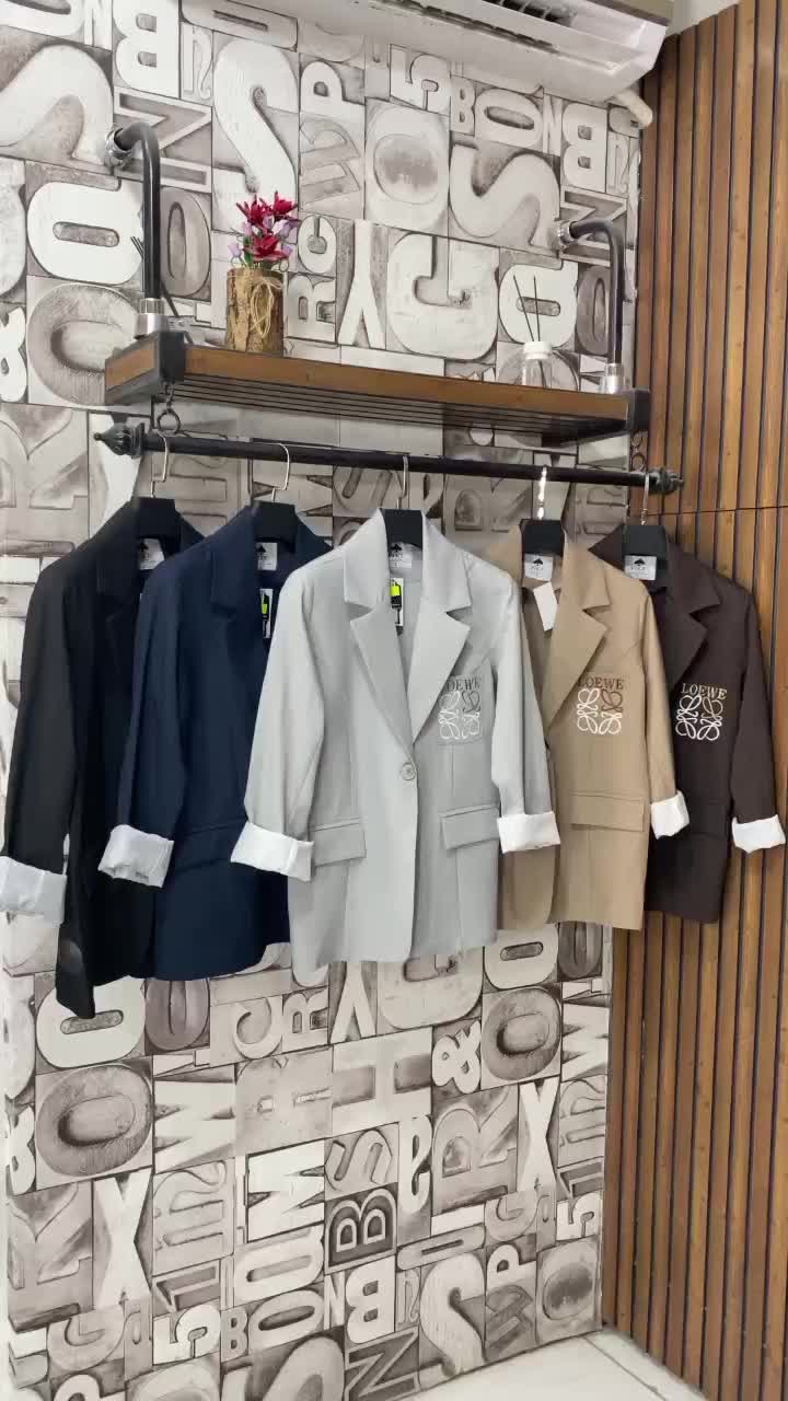 کت لویی ویتون|لباس|لامرد, |دیوار