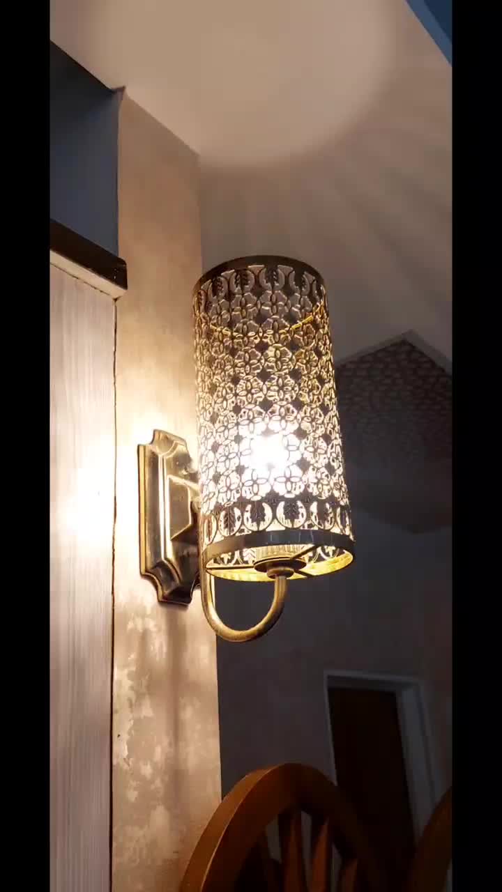 چراغ دیوارکوب طلایی رنگ ثابت|لوستر و چراغ آویز|رشت, رشتیان|دیوار