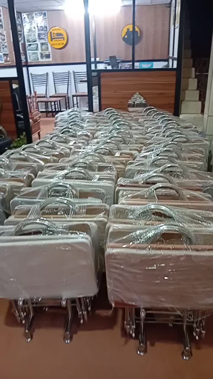 جلو مبلی تاشو. چمدانی|مبلمان خانگی و میز عسلی|یزد, |دیوار