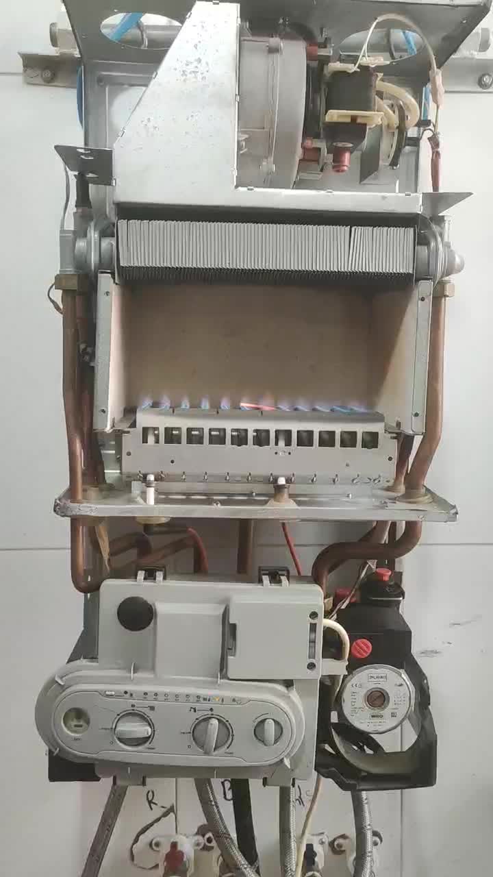 پکیج کار کرده ایران رادیاتور|آبگرمکن، پکیج، شوفاژ|شاهینشهر, خانه کارگر|دیوار