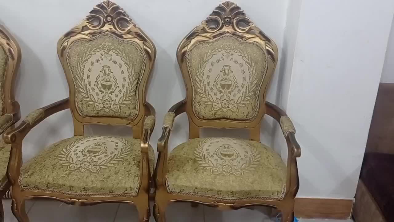 مبل سلطنتی سالم زیر قیمت اصلی به دلیل کمبود جا|مبلمان خانگی و میز عسلی|نجف‌آباد, کشاورز|دیوار