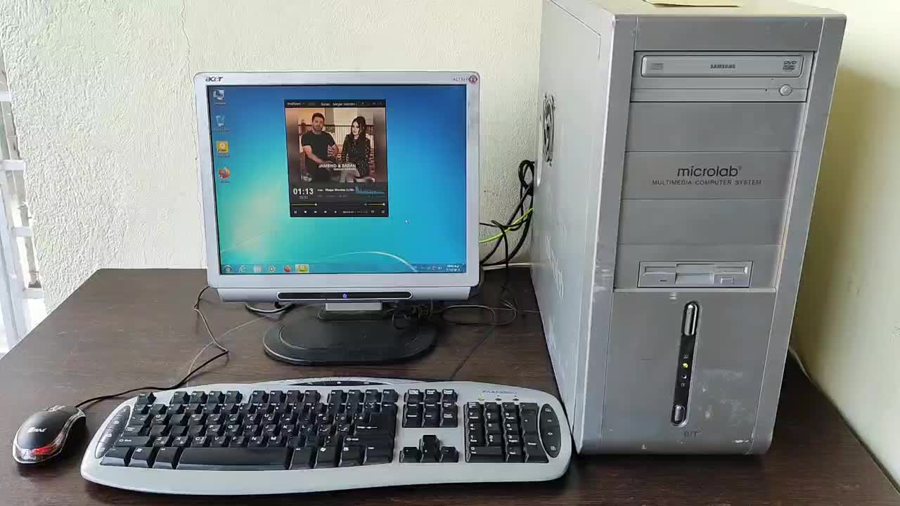 کامپیوتر ۳۰۰۰ با رم ۲ ddr2 هارد ۱۶۰ گرافیک ۲۵۶|رایانه رومیزی|چالوس, |دیوار