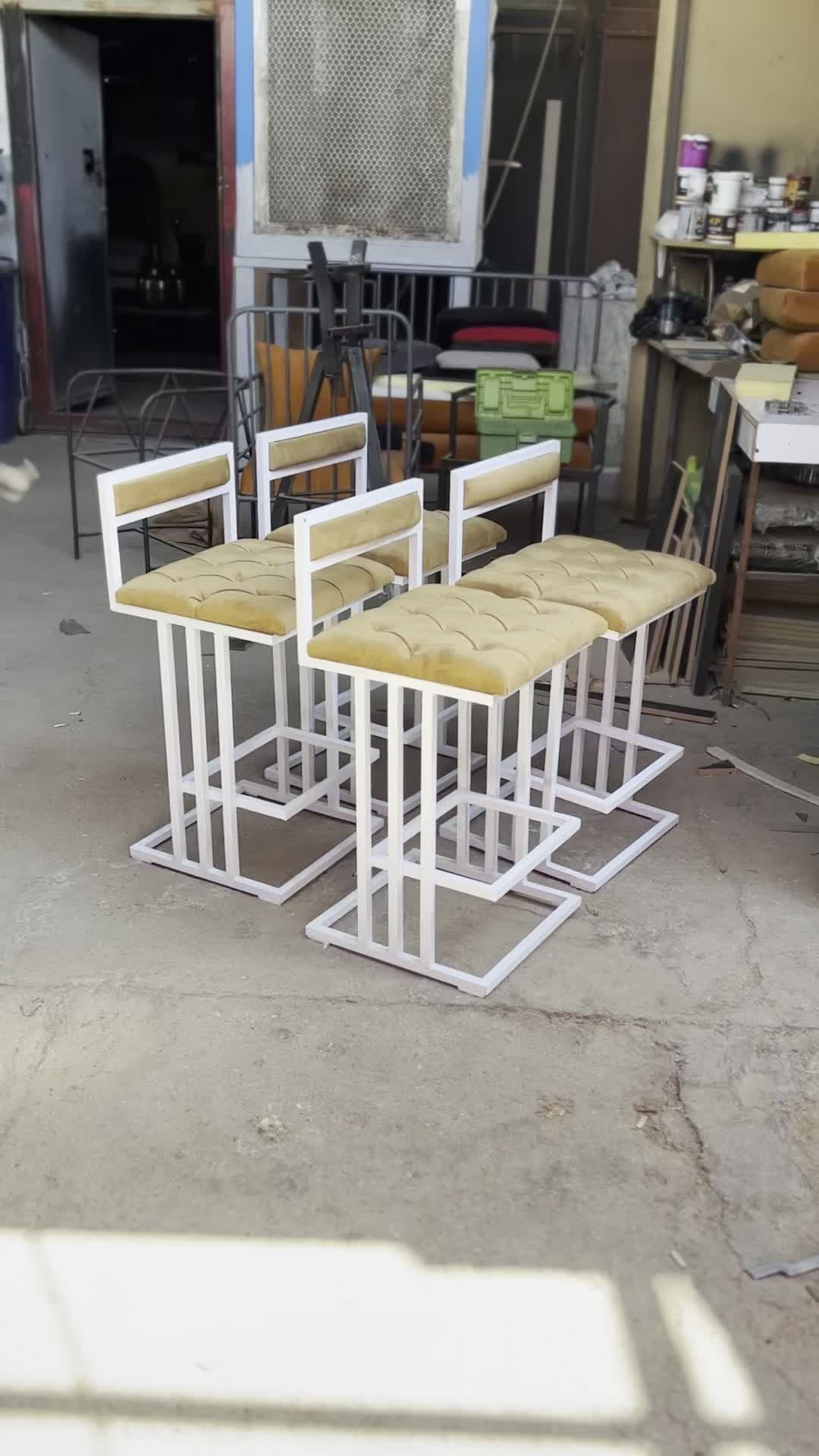 صندلی سه خط|صندلی و نیمکت|شیراز, کوزه گری|دیوار