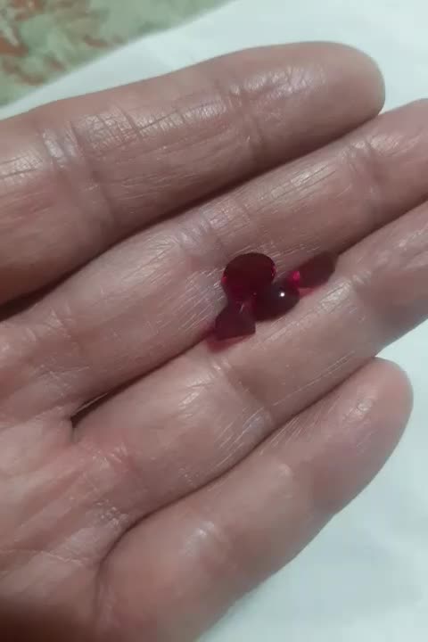 نگین یاقوت سرخ|جواهرات|اندیشه, اندیشه فاز ۱|دیوار