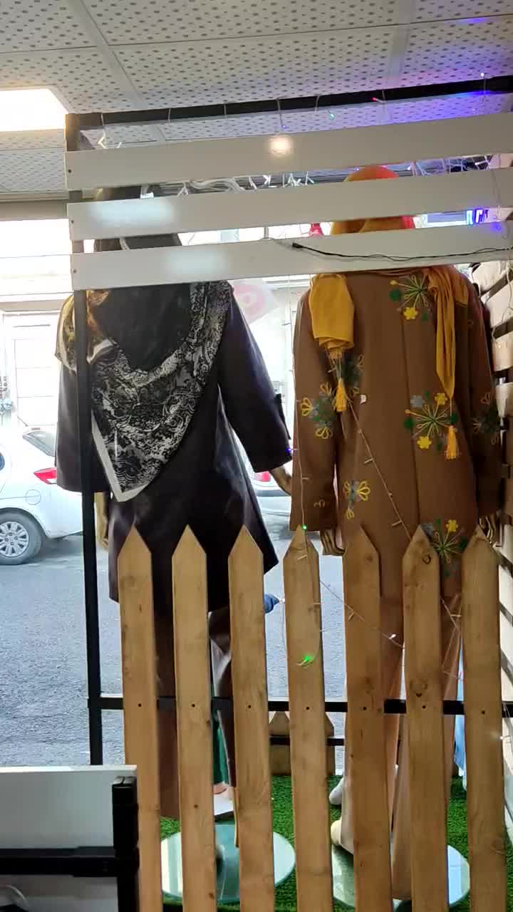 لباس زنانه ، بچهگانه و کتونی  آکبند و نو با کیفیت|لباس|رشت, رشتیان|دیوار