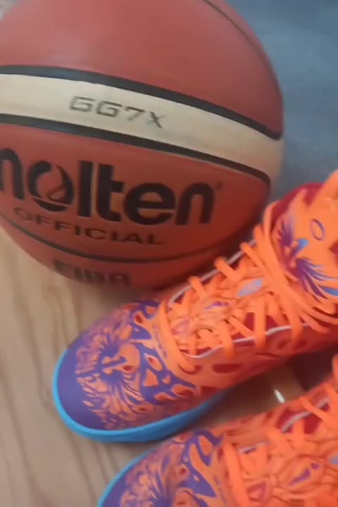 توپ و کتونی حرفه ای بسکتبال|ورزش‌های توپی|لاهیجان, حاجی آباد|دیوار