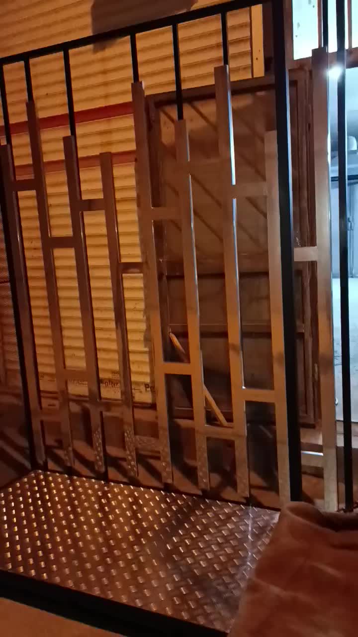 تولیدی‌رِگال‌لِباس‌دکور‌فلزی‌پایه‌کفش‌پاچال‌کد799|فروشگاه و مغازه|مشهد, توس (بلوار توس)|دیوار