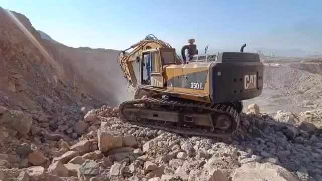 کاترپیلار ۳۵۰L|خودرو سنگین|اصفهان, شفق|دیوار