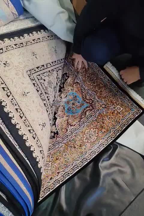 فرش ابریشم گل برجسته شاهکار ایرانی|فرش|تهران, سنائی|دیوار