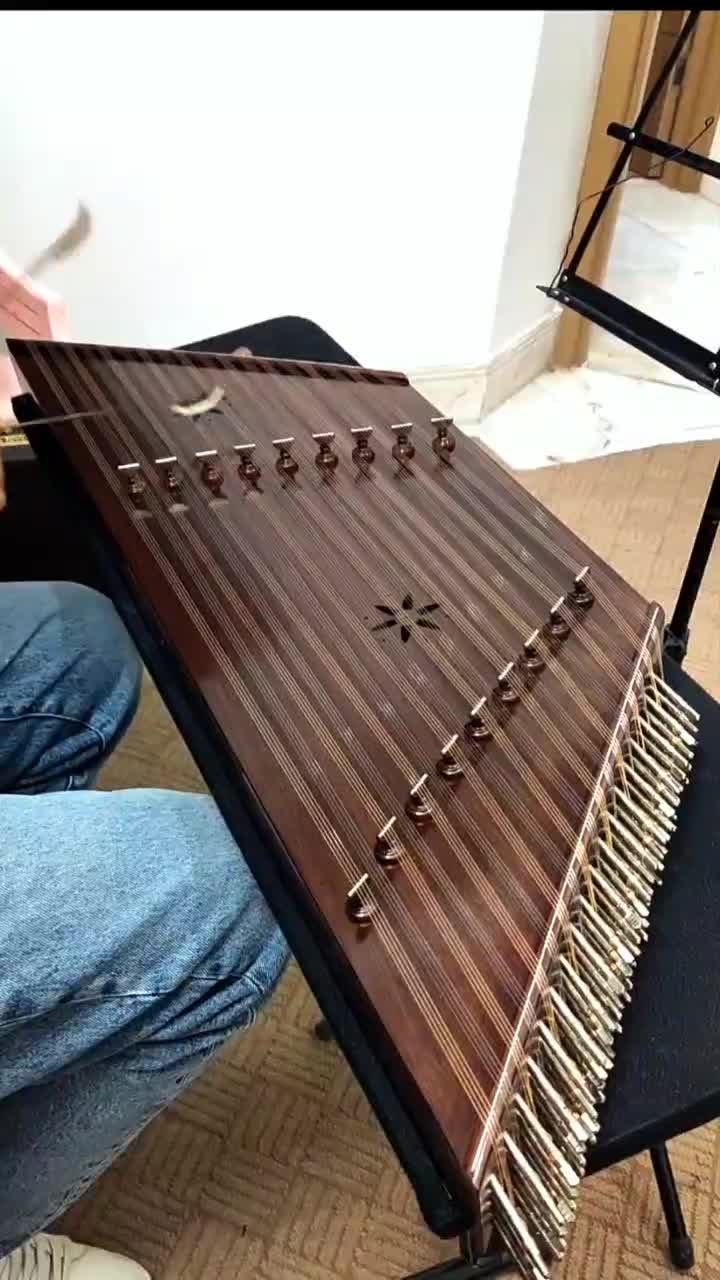 کارگاه سنتور مهدی درویشی اصفهان|سازهای سنتی|اصفهان, شیخ اشراق|دیوار