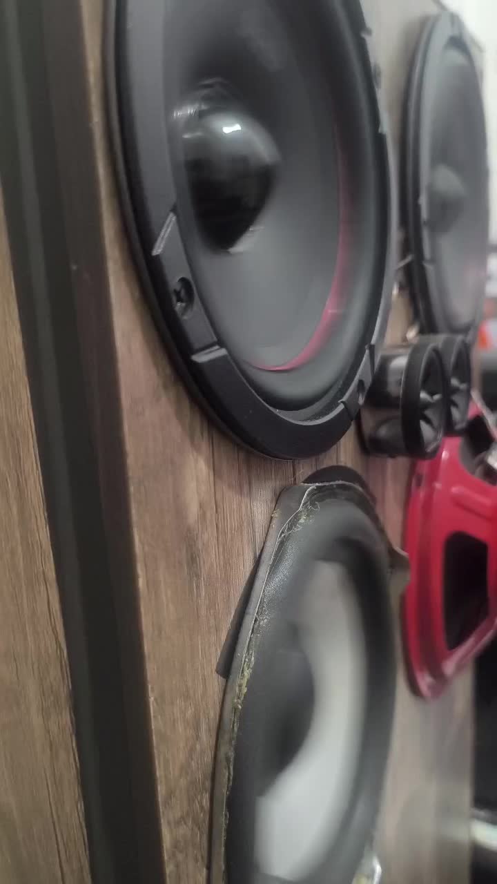 میدبیس|صوتی و تصویری|تکاب, |دیوار