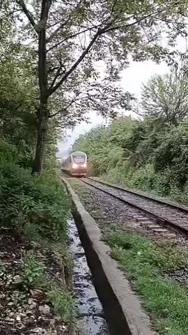 اسپلیت دیواری ابکاروذروتری مدل سفید. ۱۸ هزار|کولر گازی و فن‌کوئل|شیرگاه, |دیوار