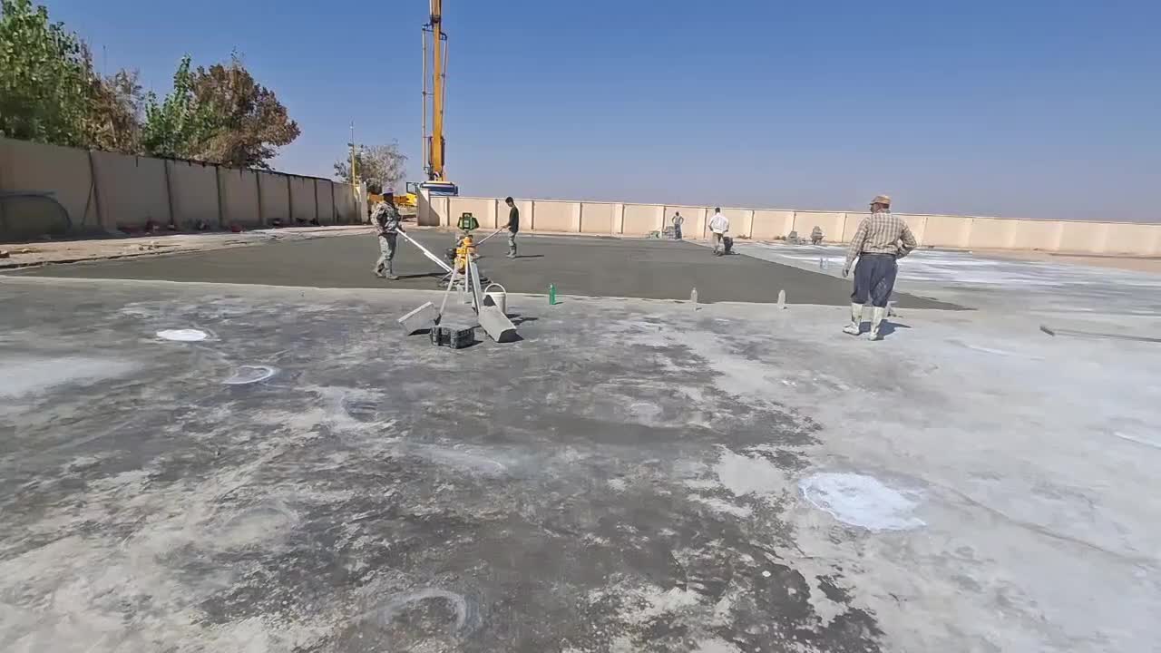 بتن ریزی و ماله پروانه ای و مجری کف سازی|خدمات پیشه و مهارت|شیراز, پارک آزادی|دیوار