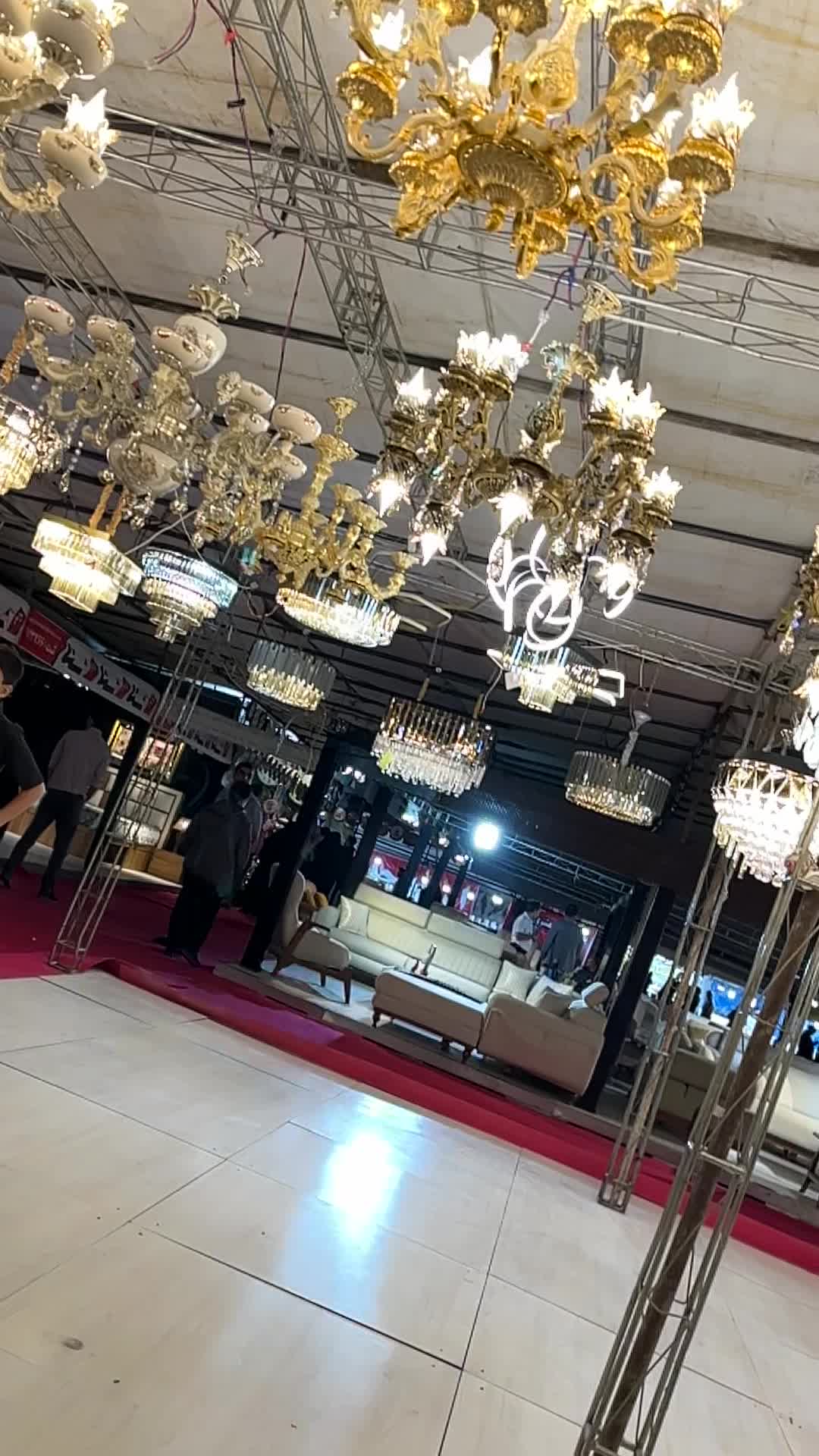 انواع لوستر در تولیدی لوستر سلطنتی offf|لوستر و چراغ آویز|اصفهان, شهرک کاوه|دیوار