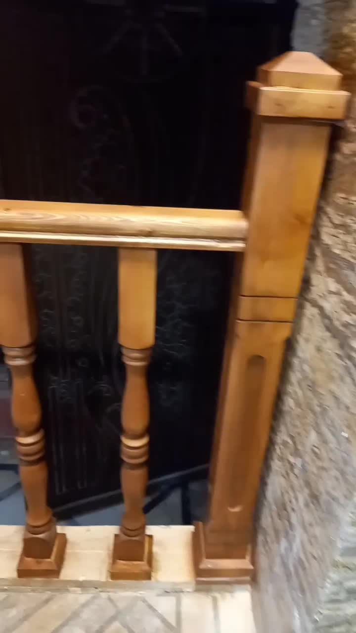 اجرای تخصصی انواع نرده و پله گرد چوبی|خدمات پیشه و مهارت|رشت, رشتیان|دیوار