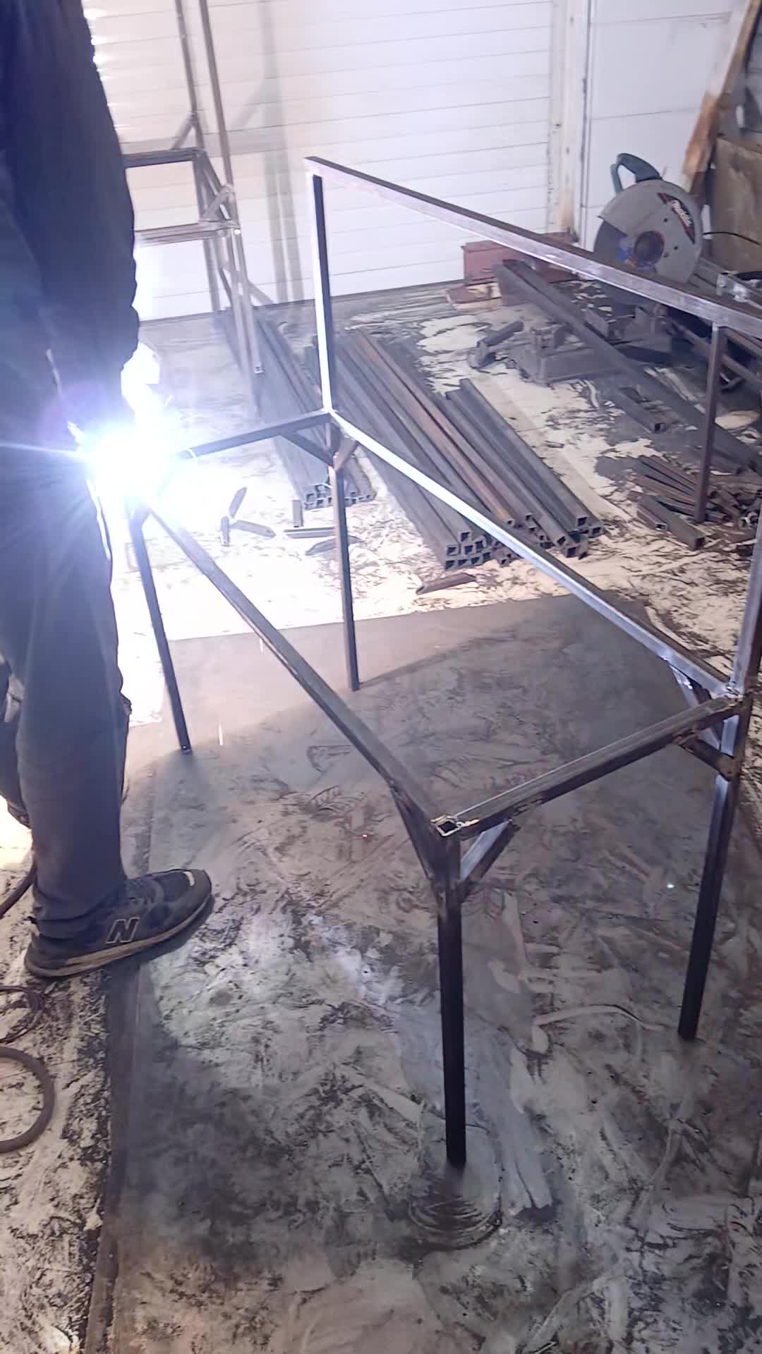 آهنگری/ساخت و نصب درب و پنجره،حفاظ،سقف و شیروانی|خدمات پیشه و مهارت|ملارد, |دیوار