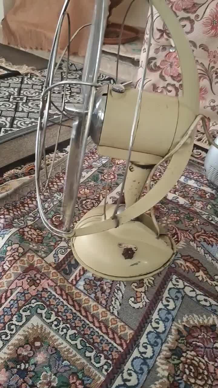 پنکه استیل قدمت دار|پنکه و تصفیه‌کنندهٔ هوا|تهران, آذری|دیوار