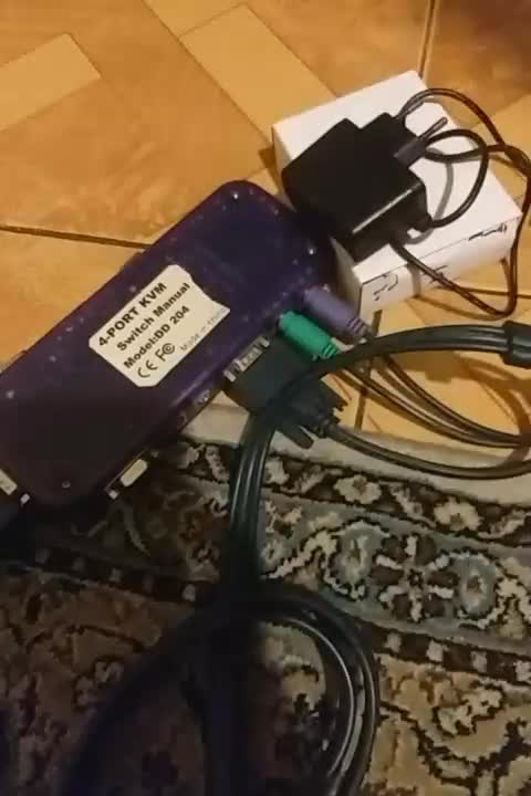 kvm switch 4 port|قطعات و لوازم جانبی رایانه|تهران, شهران شمالی|دیوار