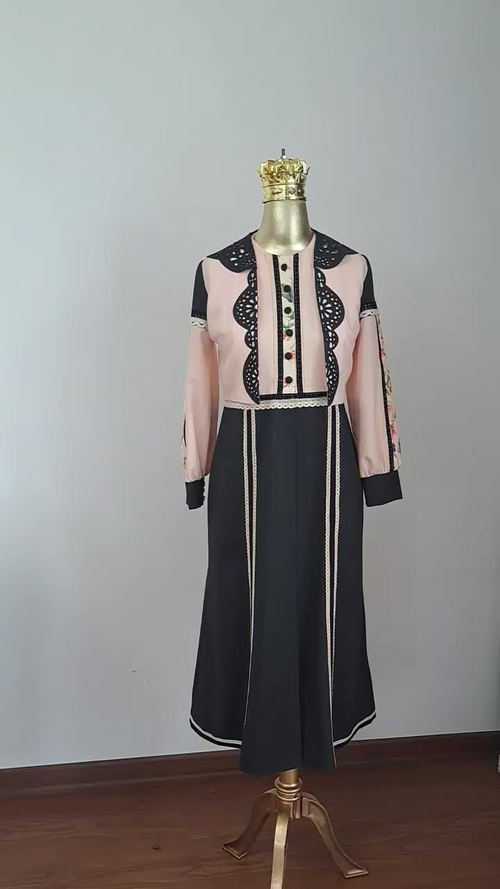 کت و سارافون|لباس|ساری, |دیوار