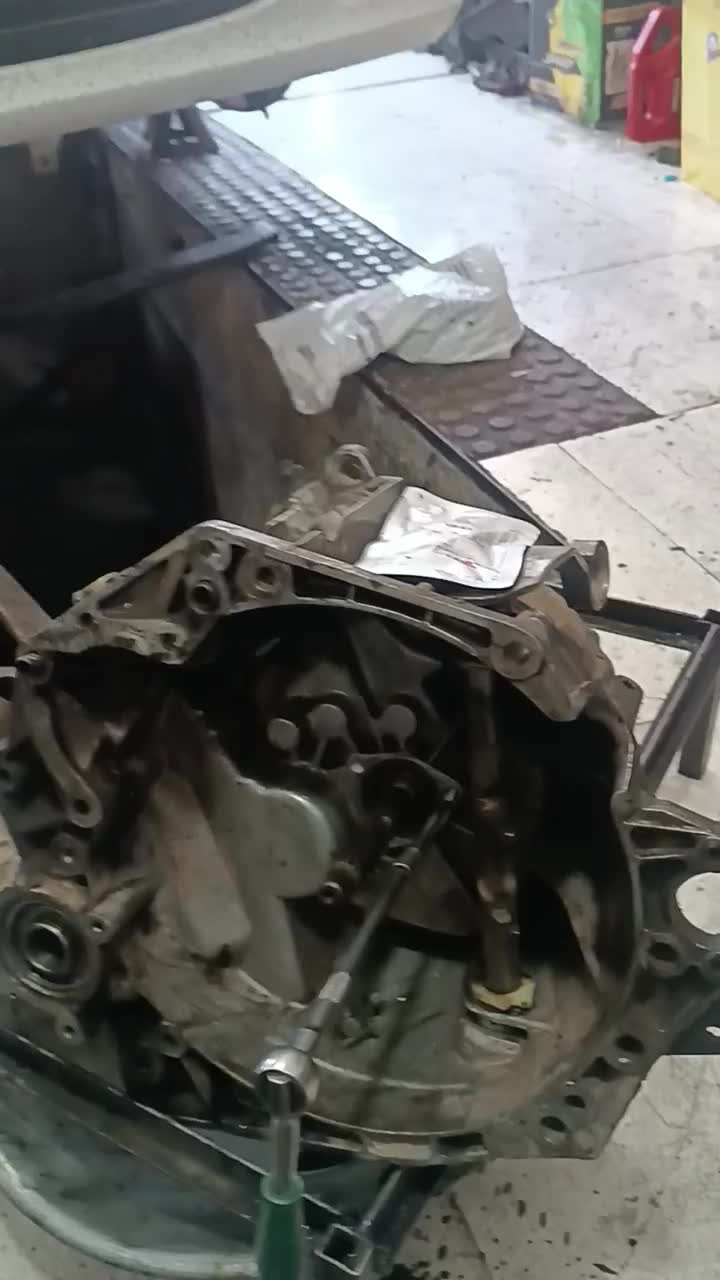 خدمات فنرقلاویز و پیچهای بریده درشهرپرند|خدمات پیشه و مهارت|پرند, فاز ۵|دیوار