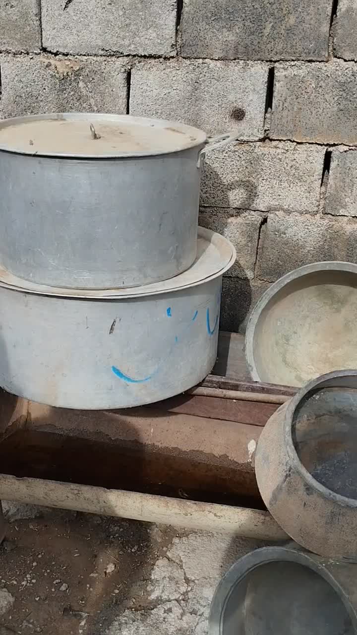 ظروف قدیمی مسی عطیقه آنتیک|کلکسیون اشیاء عتیقه|اراک, |دیوار