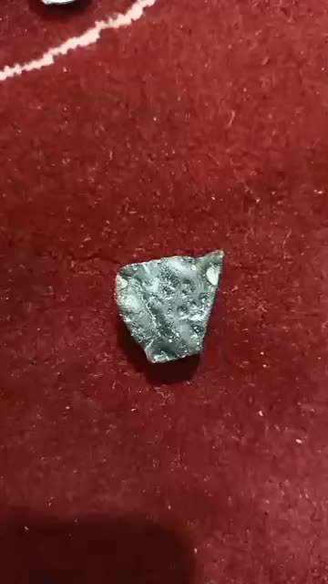 شهاب سنگ جذب آهن ربا قوی|جواهرات|الوند, |دیوار